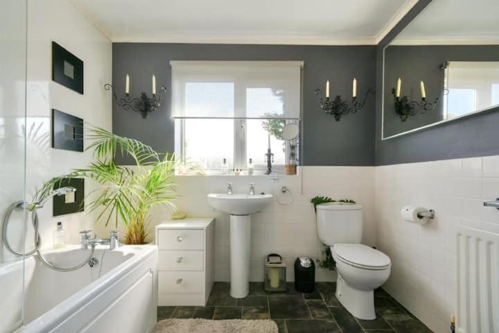 The Bakehouse Guest Only 4* Seahouses